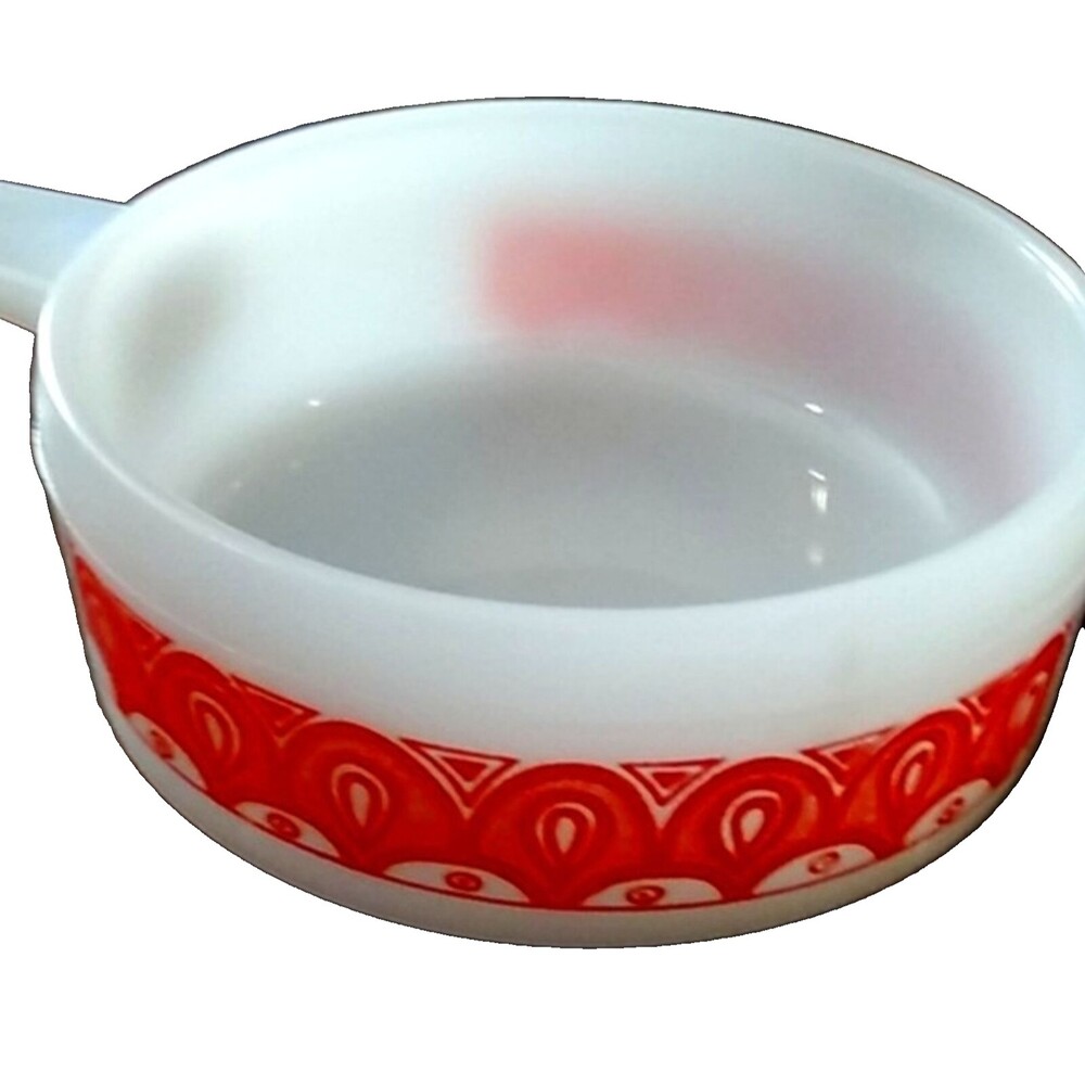 Jeannette GlasBake 14 oz Milk Glass Ovenware Bowl Handle J-2639 Red USA Vintage